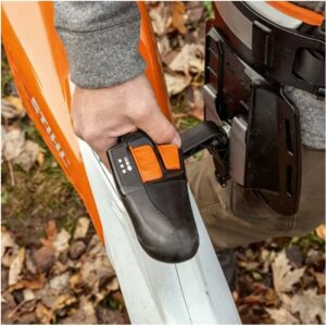 Stihl BGA 200 Akku-Laubbläser BODY mit Komfort-Tragegurt – Bild 5
